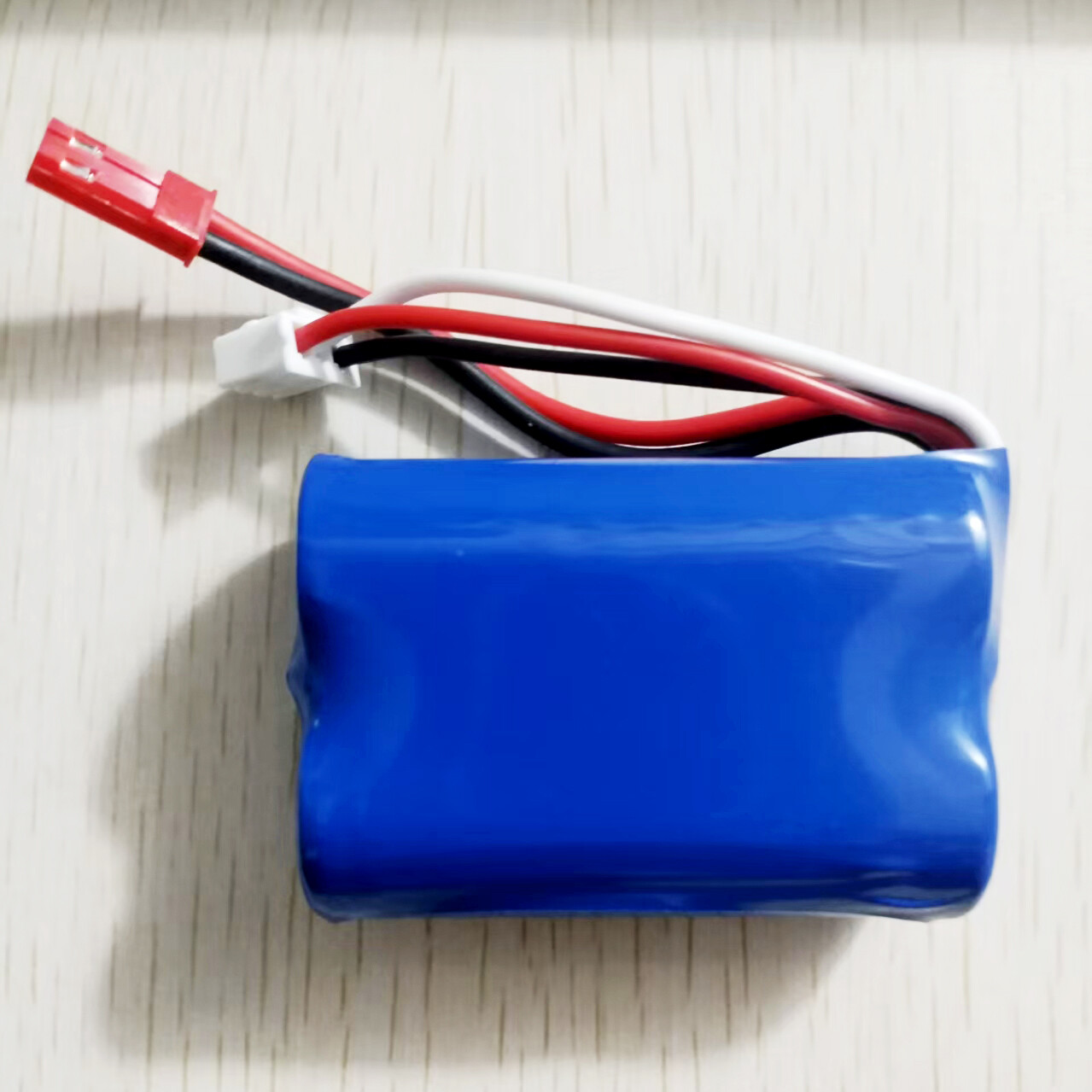 18500 7.4V 1100mAh JST 15C Bat - مراجعة Drone Mjx Rc وسعره