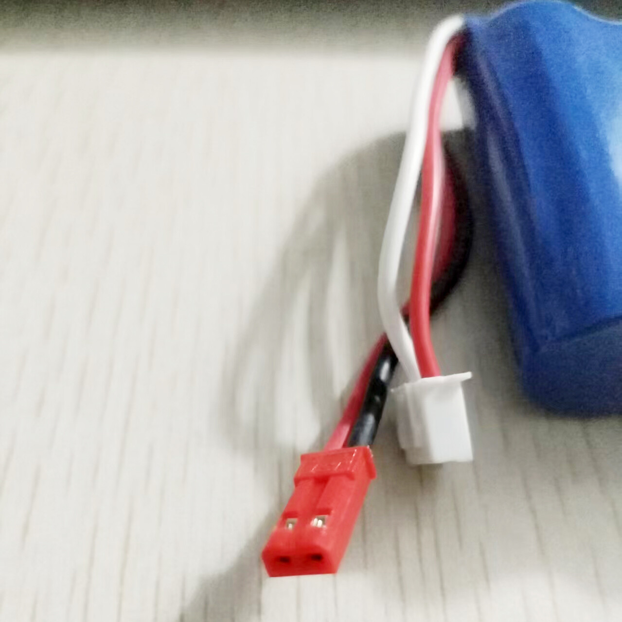 18500 7.4V 1100mAh JST 15C Bat - مراجعة Drone Mjx Rc وسعره